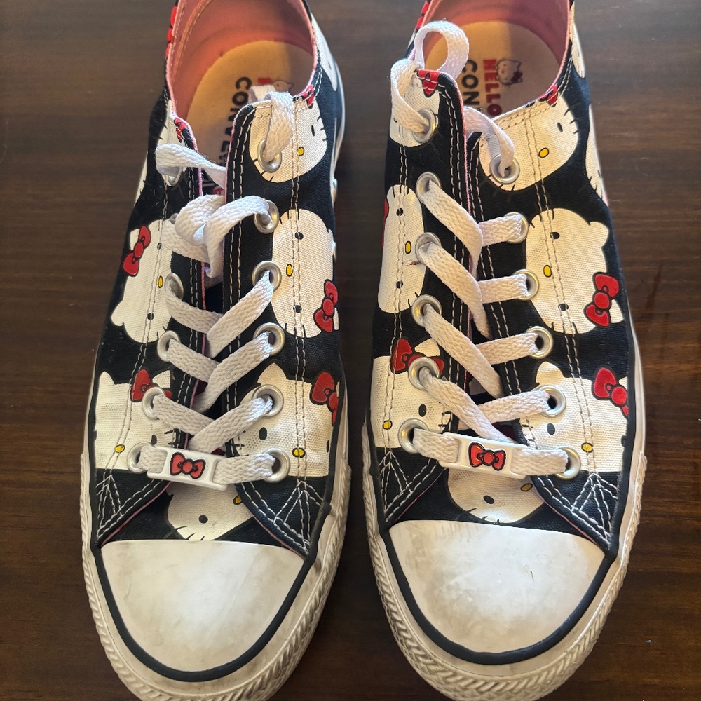 Rare Converse x Hello Kitty Size 10